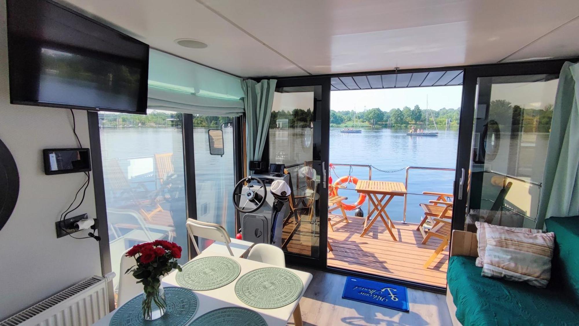 Апартаменти Houseboat Water Boy Apartament Plywajacy Dom Na Wodzie Lodz Вроцлав Екстер'єр фото